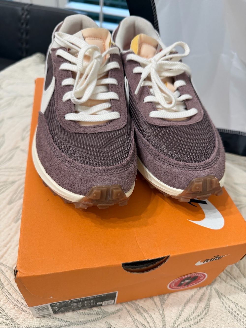 Nike Women's Athletic Shoes Waffle Debut Vintage in Plum/ white; Sz.9